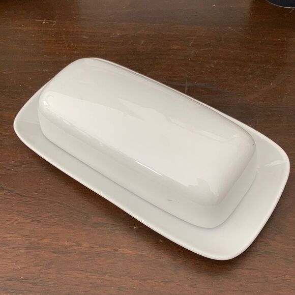 Crate and barrel ceramic white butter dish - Picture 1 of 4